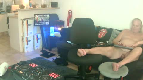 goldyguy011 online show from July 6, 11:18 pm