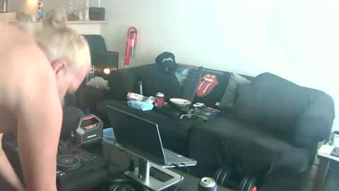 goldyguy011 online show from July 14, 2:05 am