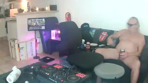 goldyguy011 online show from July 15, 5:18 pm