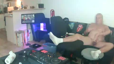 goldyguy011 online show from July 16, 5:52 pm