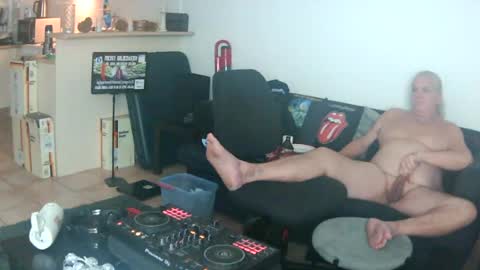 goldyguy011 online show from July 21, 7:00 am