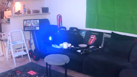 goldyguy011 online show from July 26, 7:59 am