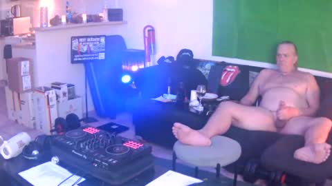 goldyguy011 online show from August 2, 6:12 am