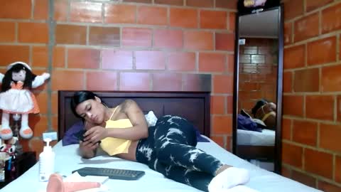 Snapshot of golositha26 chatting on December 19, 11:57 pm Valentina online show from December 19, 11:57 pm