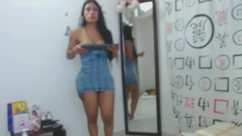 Snapshot of golositha26 chatting on January 25, 9:46 pm Valentina online show from January 25, 9:46 pm