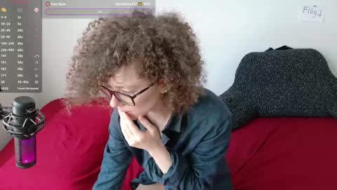 Snapshot of gomoreup chatting on December 13, 5:21 pm gomoreup online show from December 13, 5:21 pm