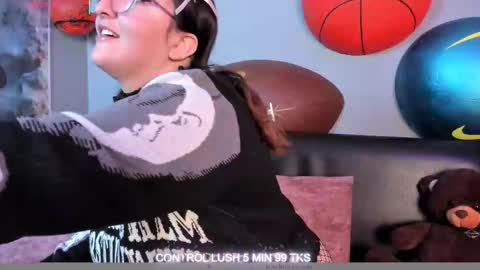 gomory_kitty online show from February 25, 5:00 pm