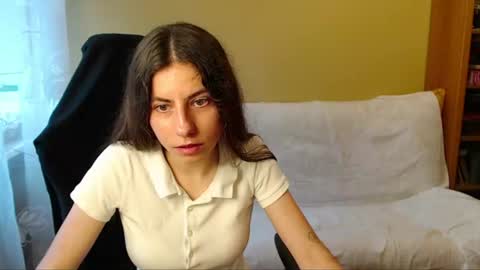 Snapshot of good__night chatting on June 23, 2:48 pm Elizabeth Effie online show from June 23, 2:48 pm