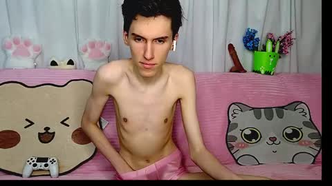 Snapshot of goodboyluca chatting on May 15, 3:19 pm Luca online show from May 15, 3:19 pm
