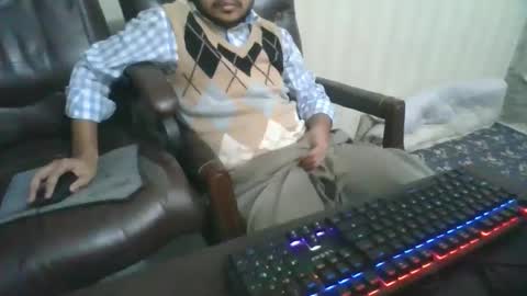 Snapshot of goodfucker3252 chatting on January 6, 9:32 pm Arab Pronstar online show from January 6, 9:32 pm