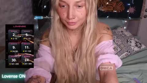 goodgirl0024 online show from March 19, 8:46 pm