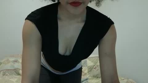 Snapshot of goodgirlmae chatting on March 13, 2:51 am maeeo online show from March 13, 2:51 am
