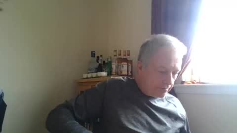 Snapshot of goodgriefnotagain chatting on February 18, 11:06 am Goodgriefnotagain online show from February 18, 11:06 am