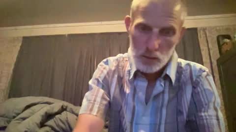 Snapshot of goodwoodguy420 chatting on May 12, 3:47 am goodwoodguy420 online show from May 12, 3:47 am