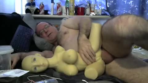 Snapshot of goofylicious_91 chatting on December 21, 9:33 am Peter online show from December 21, 9:33 am