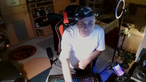 google5001 online show from November 16, 6:52 am