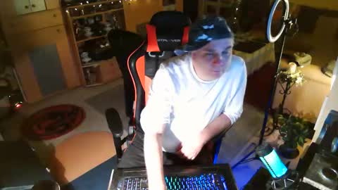 google5001 online show from December 21, 6:59 pm