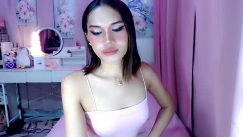 Snapshot of gorgeous_anora chatting on July 31, 1:05 am Anora online show from July 31, 1:05 am