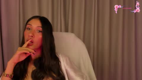 Snapshot of gorgeous_brunette chatting on March 1, 9:18 am Rose online show from March 1, 9:18 am