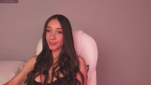 Snapshot of gorgeous_brunette chatting on March 31, 8:15 am Rose online show from March 31, 8:15 am