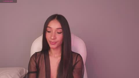 Snapshot of gorgeous_brunette chatting on April 1, 8:48 am Rose online show from April 1, 8:48 am