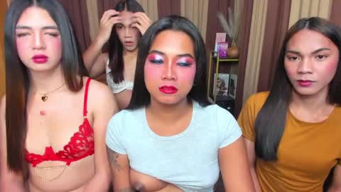RIANA online show from April 22, 7:11 am