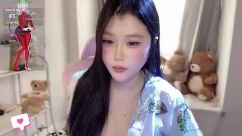 Snapshot of gorgeous_girl33 chatting on January 15, 5:45 am gorgeous girl33 online show from January 15, 5:45 am