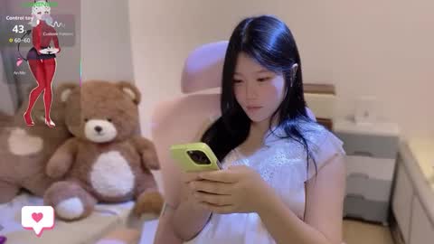Snapshot of gorgeous_girl33 chatting on February 20, 11:27 pm gorgeous girl33 online show from February 20, 11:27 pm