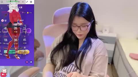 Snapshot of gorgeous_girl33 chatting on March 8, 2:04 am gorgeous girl33 online show from March 8, 2:04 am