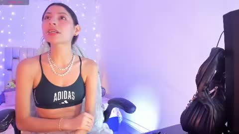 Snapshot of gorgeous_t chatting on June 11, 7:23 pm i am Jessi I love animals and drawing I hope to get along with everyone. XOXO online show from June 11, 7:23 pm