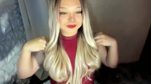 Snapshot of gorgeousamandarose chatting on May 23, 6:18 am Amanda rose online show from May 23, 6:18 am