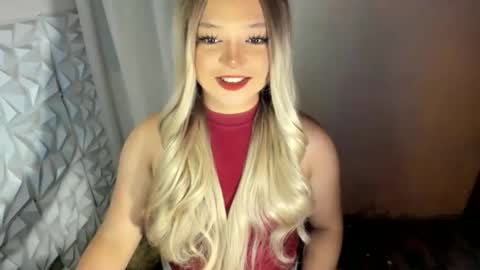 Snapshot of gorgeousamandarose chatting on May 27, 2:08 am Amanda rose online show from May 27, 2:08 am