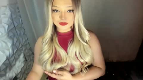Snapshot of gorgeousamandarose chatting on June 2, 2:30 pm Amanda rose online show from June 2, 2:30 pm