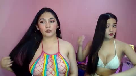 Snapshot of gorgeoustrisha_4u chatting on December 6, 8:18 pm trisha3 online show from December 6, 8:18 pm
