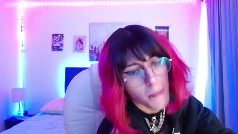 goth_minerva online show from December 5, 1:31 pm