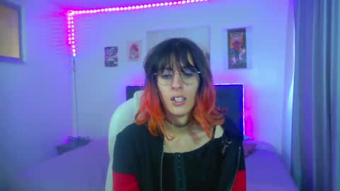 Snapshot of goth_minerva chatting on May 9, 1:38 pm goth_minerva online show from May 9, 1:38 pm