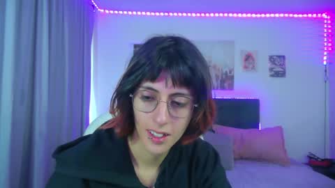 Snapshot of goth_minerva chatting on May 15, 1:51 pm goth_minerva online show from May 15, 1:51 pm