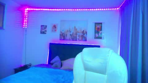 Snapshot of goth_minerva chatting on May 29, 1:31 pm goth_minerva online show from May 29, 1:31 pm