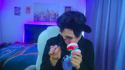 Snapshot of goth_minerva chatting on June 2, 2:08 pm goth_minerva online show from June 2, 2:08 pm