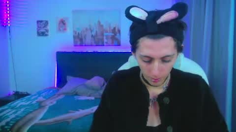 Snapshot of goth_minerva chatting on June 15, 1:35 pm goth_minerva online show from June 15, 1:35 pm