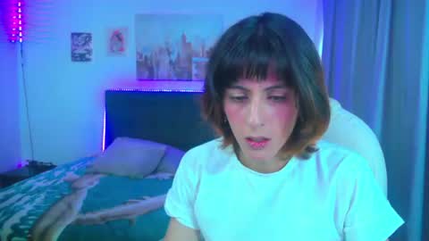 Snapshot of goth_minerva chatting on June 17, 2:18 pm goth_minerva online show from June 17, 2:18 pm
