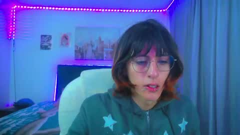 goth_minerva online show from July 1, 1:34 pm