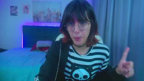 goth_minerva online show from July 28, 1:54 pm