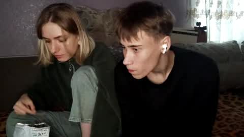 Lilly and Jake online show from May 30, 10:01 am