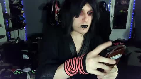 Snapshot of gothic123451 chatting on December 29, 7:11 pm Victoriana online show from December 29, 7:11 pm