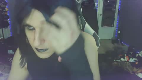 Snapshot of gothic123451 chatting on January 7, 5:42 pm Victoriana online show from January 7, 5:42 pm