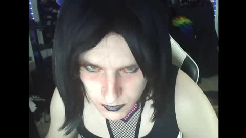 Snapshot of gothic123451 chatting on January 10, 5:13 pm Victoriana online show from January 10, 5:13 pm