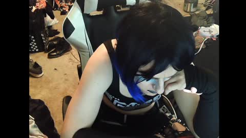 Snapshot of gothic123451 chatting on January 11, 1:37 am Victoriana online show from January 11, 1:37 am