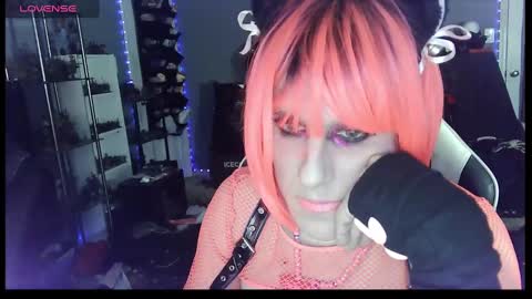 Snapshot of gothic123451 chatting on January 25, 6:57 pm Victoriana online show from January 25, 6:57 pm