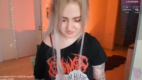 traumfrau Kira angel face devil eyes I SELL A LOT VIDEO IN GALLERY online show from January 14, 2:33 pm